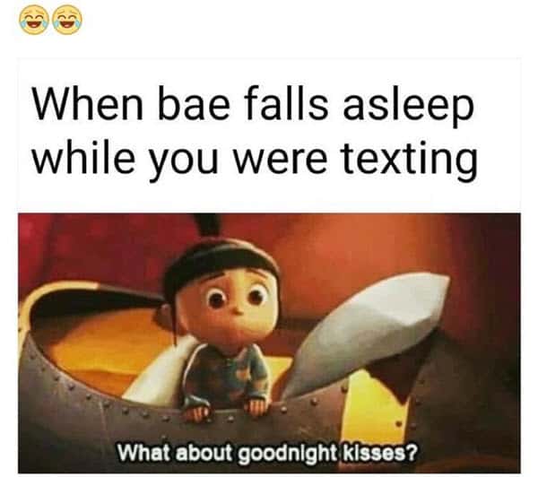 Relación divertida bae se queda dormido mientras memes de mensajes de texto