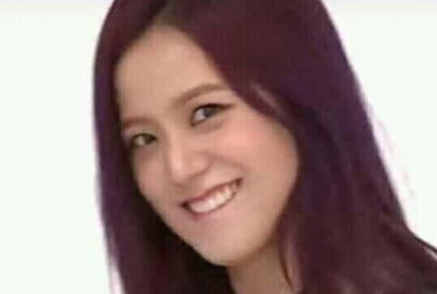 lip bite jisoo meme