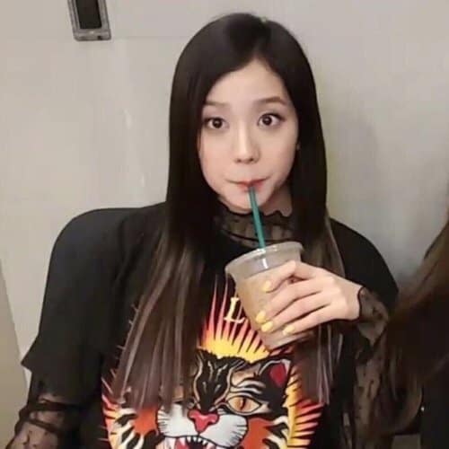 sipping jisoo meme