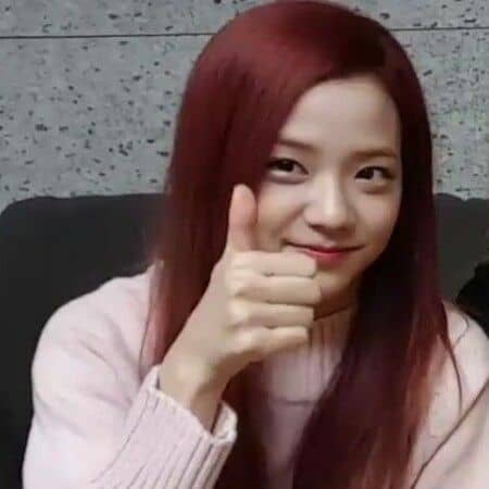 thumbs up jisoo meme